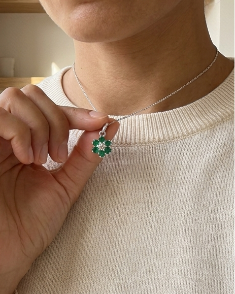 Flower pendant — view 1
