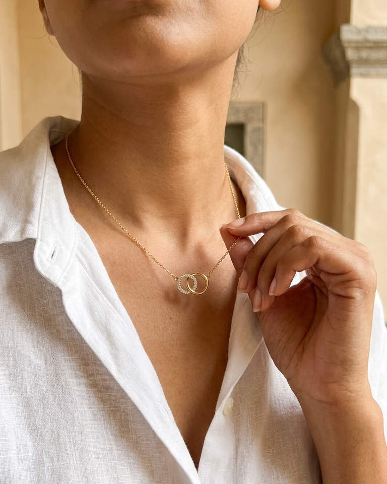 The Intertwined Necklace