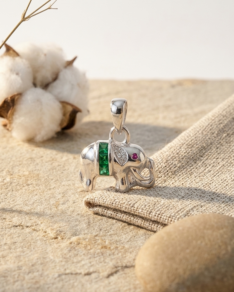 Emerald Safari Charm — view 1